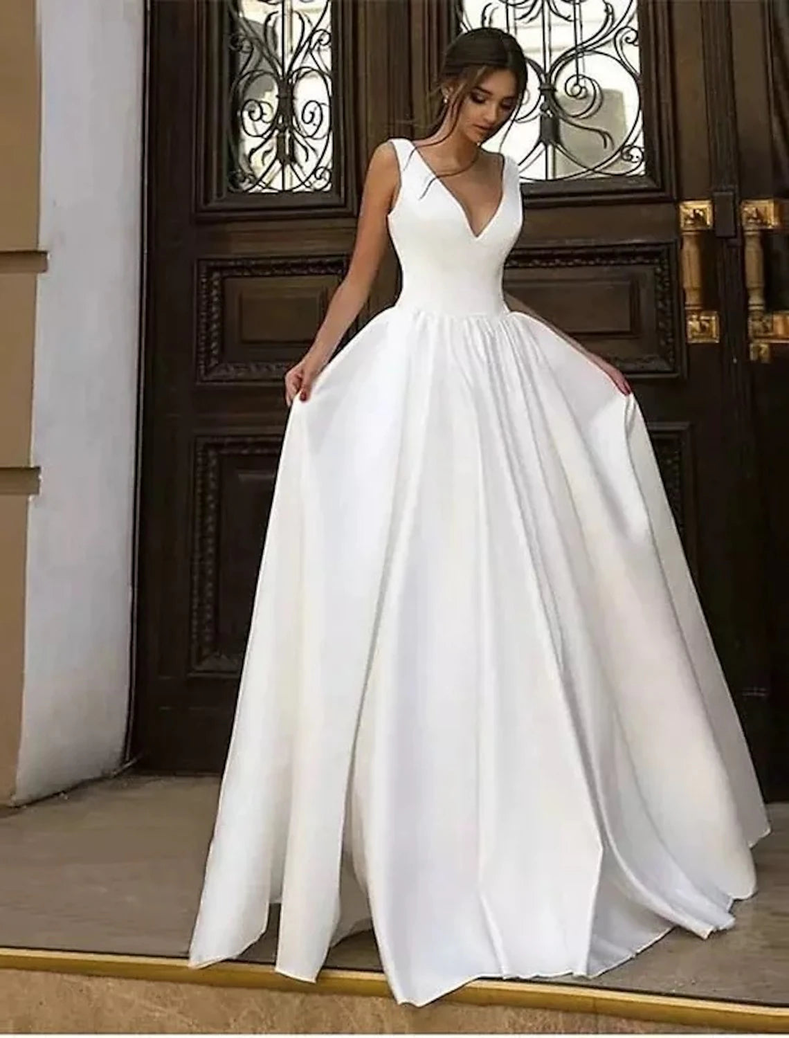 Women's U-Shaped Collar DressesReception Casual Formal Wedding Dresses A-Line V Neck Sleeveless Floor Length Satin Bridal Gowns With Pleats Solid Color Summer Fall Wedding Party