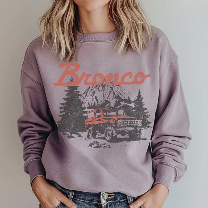 Women's Hooded Sweatshirts with Flannel LiningWinter Bronco Plush Crewneck