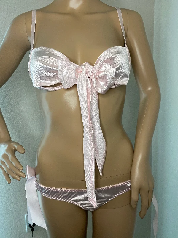 wireless bra with ruched sides for slimmingTie Satin Set